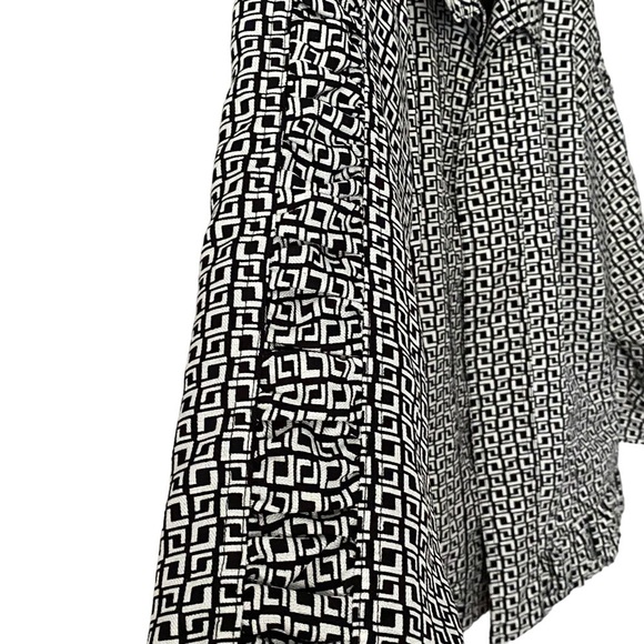 CJ BANKS - CROP JACKET - NEW WITH TAGS - Picture 9 of 10